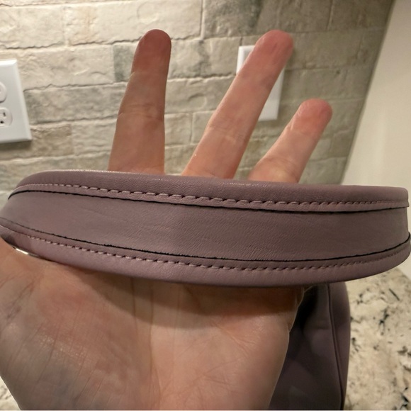 Coach NWOT Lavender Leather Hobo Bag w/Hangtag & Dustbag - Picture 5 of 10